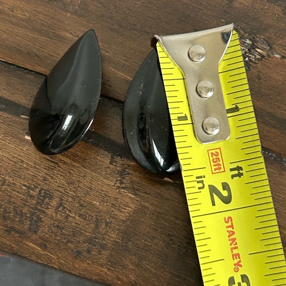80’d Black Almond Shaped Acrylic Statement Clip Earrings - Picture 6 of 7